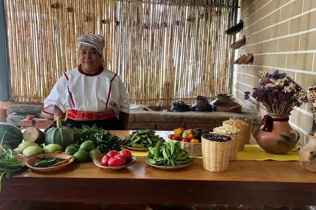 Minerva López, cocinera tradicional, en su cocina de Atzompa. Foto: cortesía
