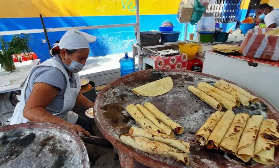 Tacos y empanadas del Carmen Alto, Oaxaca. Foto: Qué Onda Oaxaca Tacos y empanadas del Carmen Alto, Oaxaca. Foto: Qué Onda Oaxaca