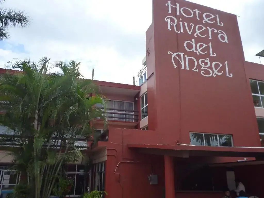 Hotel Rivera del Ángel, punto de salida para shuttles a Monte Albán. Foto: Qué Onda Oaxaca Hotel Rivera del Ángel, punto de salida para shuttles a Monte Albán. Foto: Qué Onda Oaxaca