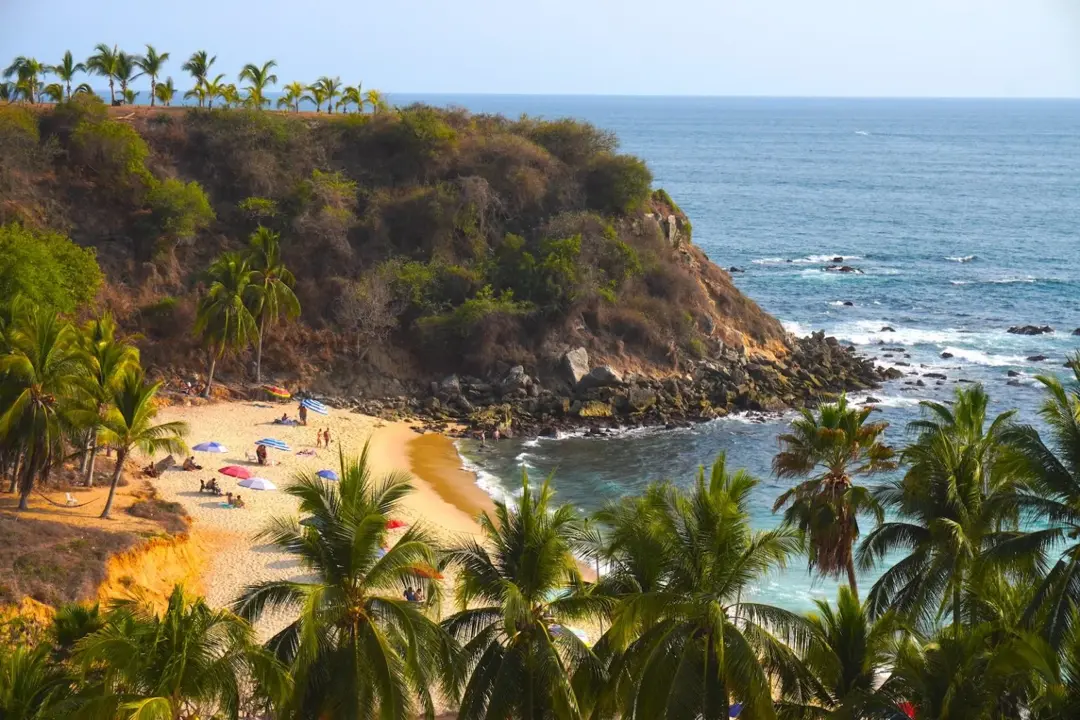 Playa Coral en Puerto Escondido, Oaxaca. Foto: Qué Onda Oaxaca Playa Coral en Puerto Escondido, Oaxaca. Foto: Qué Onda Oaxaca